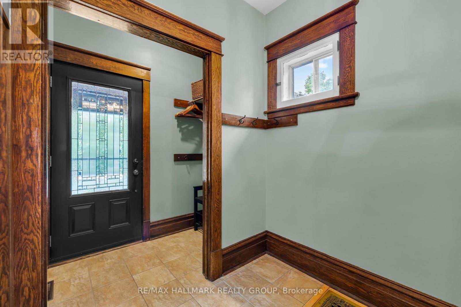 23 Julian Avenue, Ottawa, Ontario  K1Y 0S6 - Photo 4 - X12215220