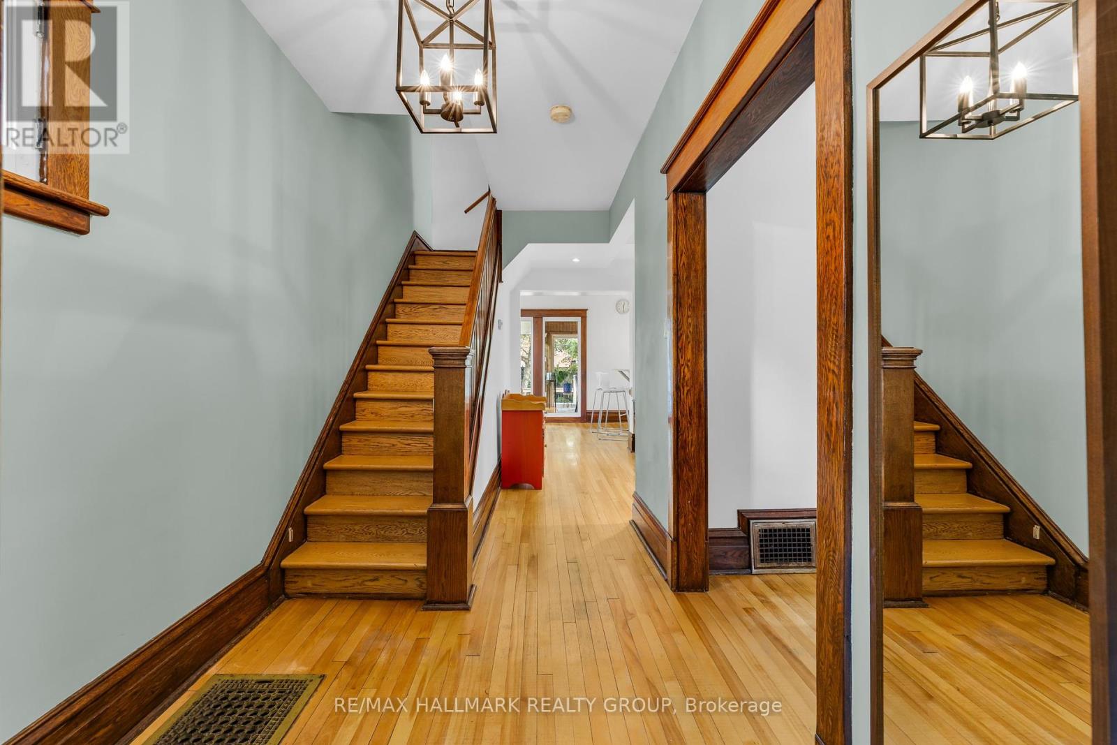 23 Julian Avenue, Ottawa, Ontario  K1Y 0S6 - Photo 5 - X12215220