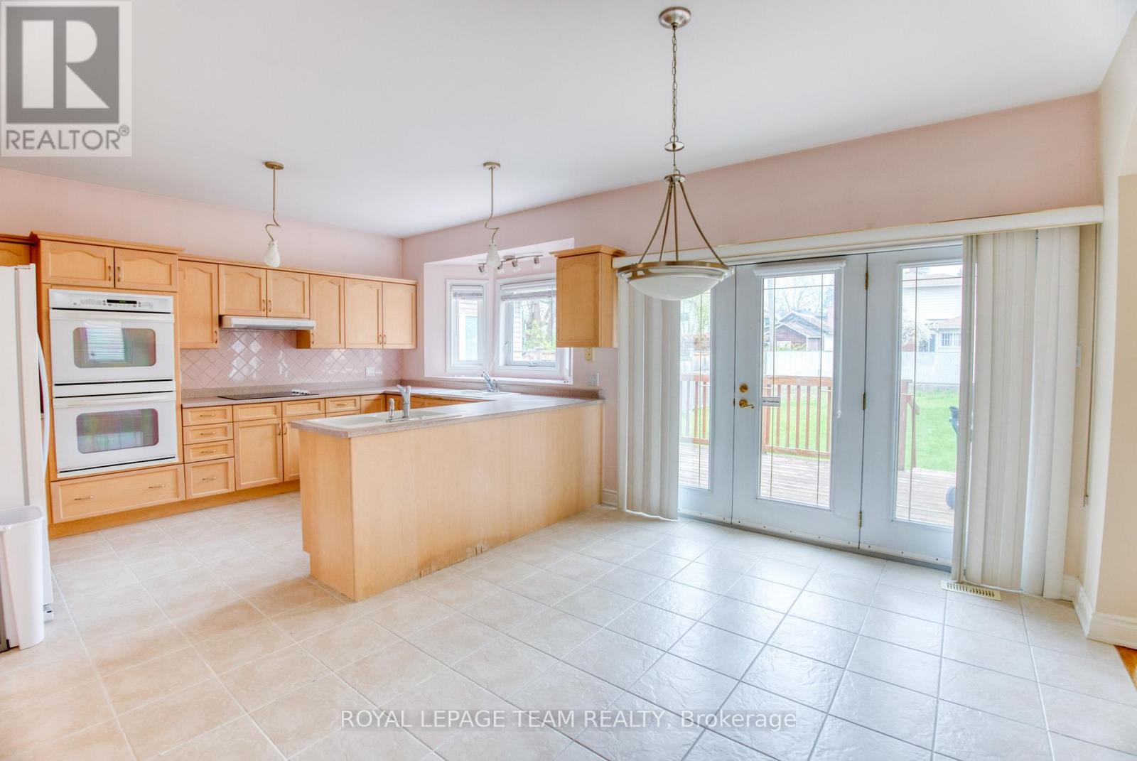 539 Tweedsmuir Avenue, Ottawa, Ontario  K1Z 5P1 - Photo 11 - X12215223