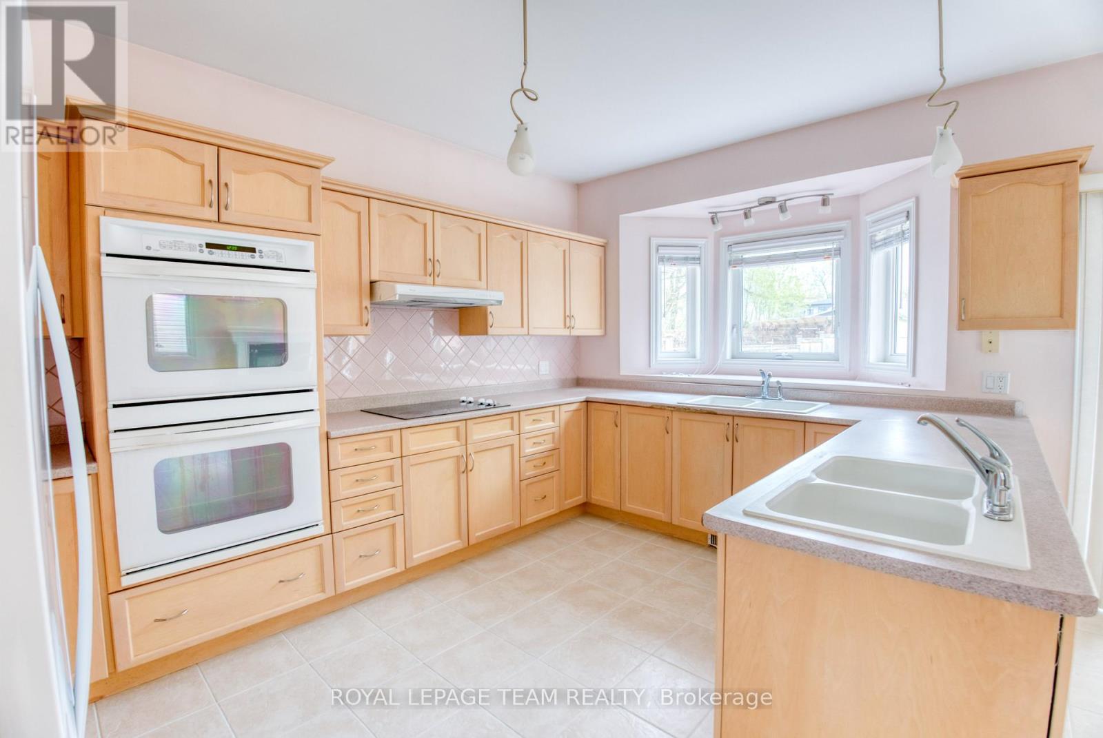539 Tweedsmuir Avenue, Ottawa, Ontario  K1Z 5P1 - Photo 12 - X12215223