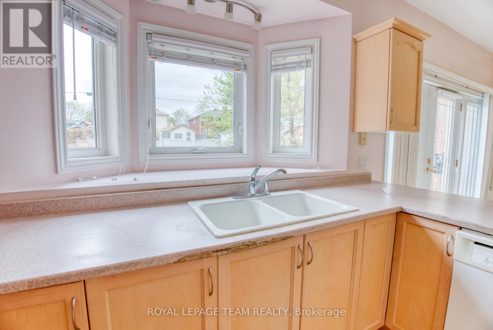 539 Tweedsmuir Avenue, Ottawa, Ontario  K1Z 5P1 - Photo 14 - X12215223