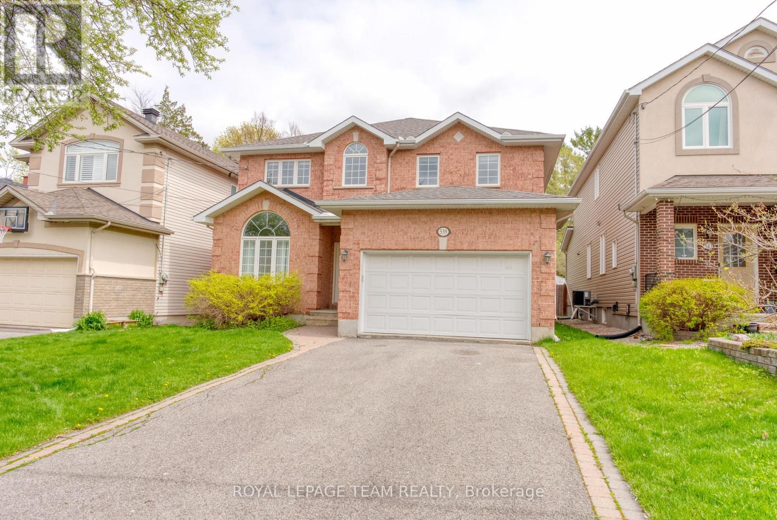 539 Tweedsmuir Avenue, Ottawa, Ontario  K1Z 5P1 - Photo 2 - X12215223