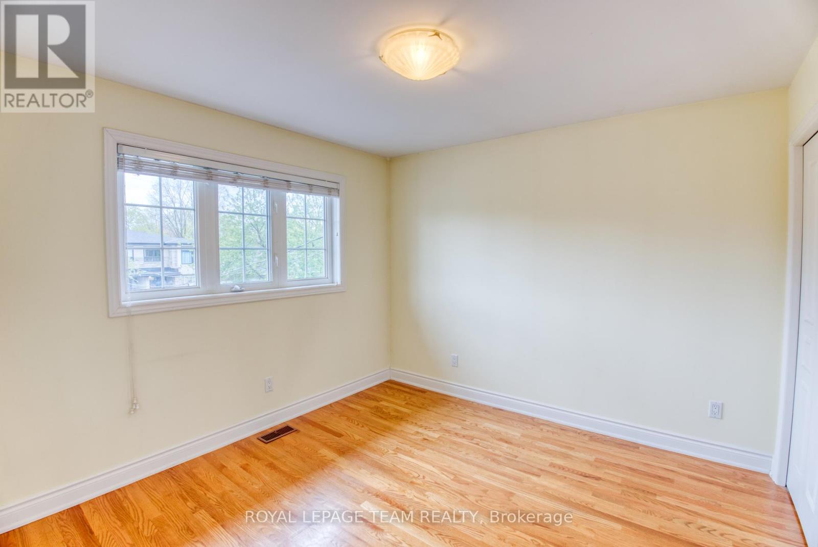 539 Tweedsmuir Avenue, Ottawa, Ontario  K1Z 5P1 - Photo 20 - X12215223