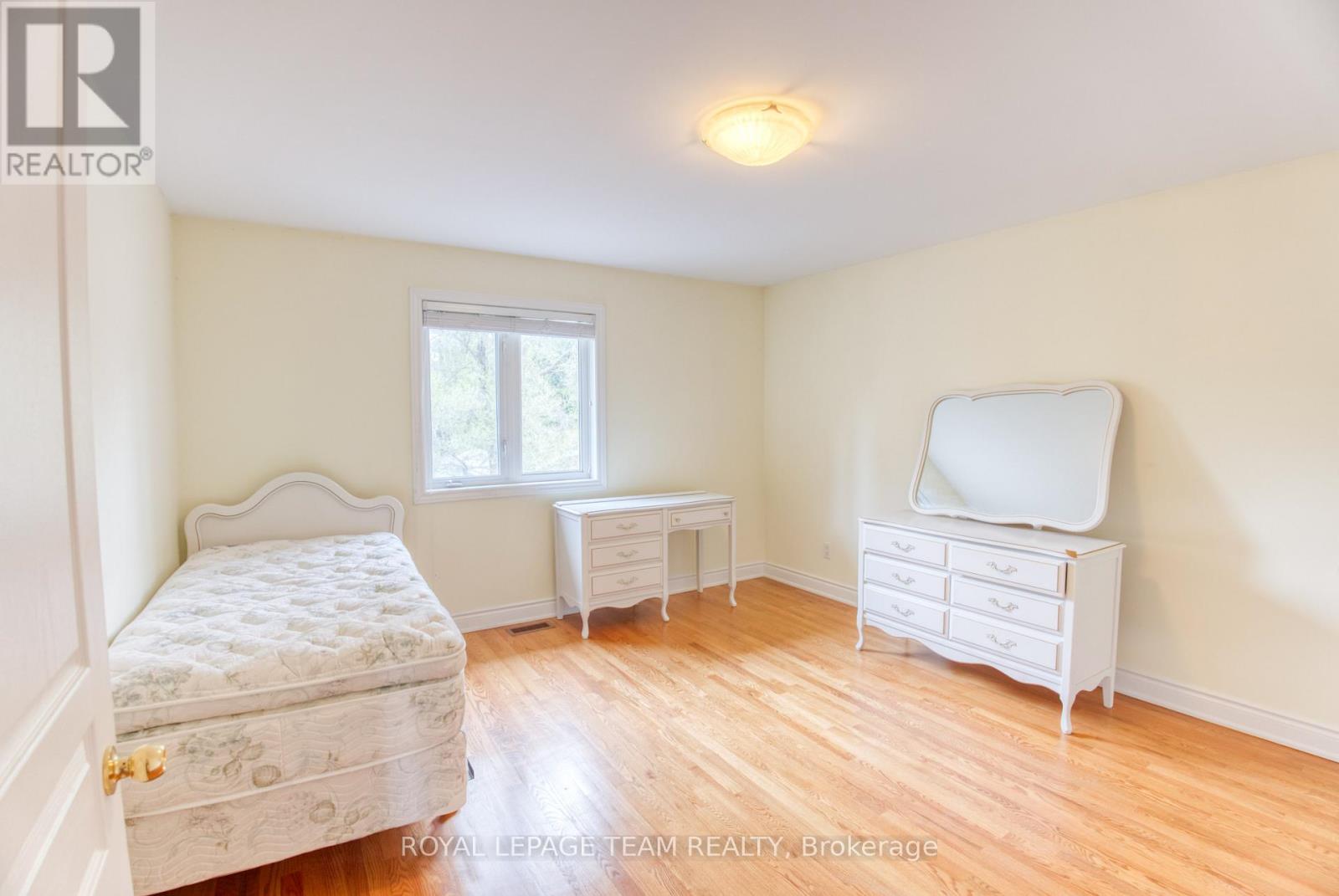 539 Tweedsmuir Avenue, Ottawa, Ontario  K1Z 5P1 - Photo 22 - X12215223