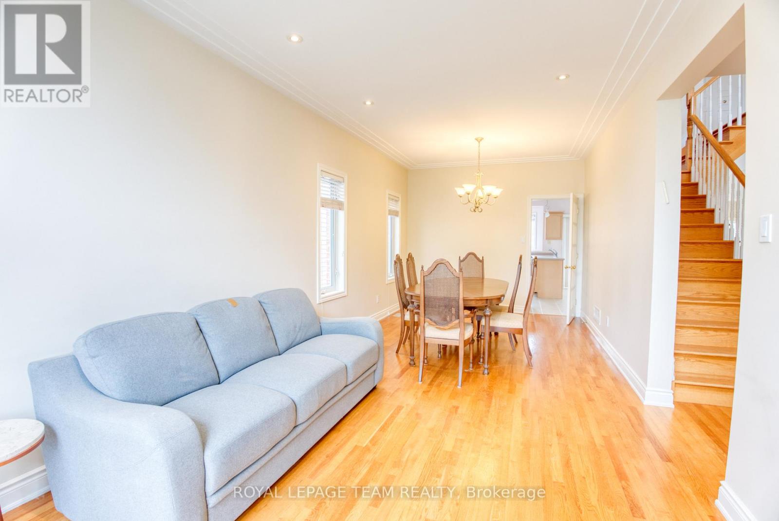539 Tweedsmuir Avenue, Ottawa, Ontario  K1Z 5P1 - Photo 7 - X12215223