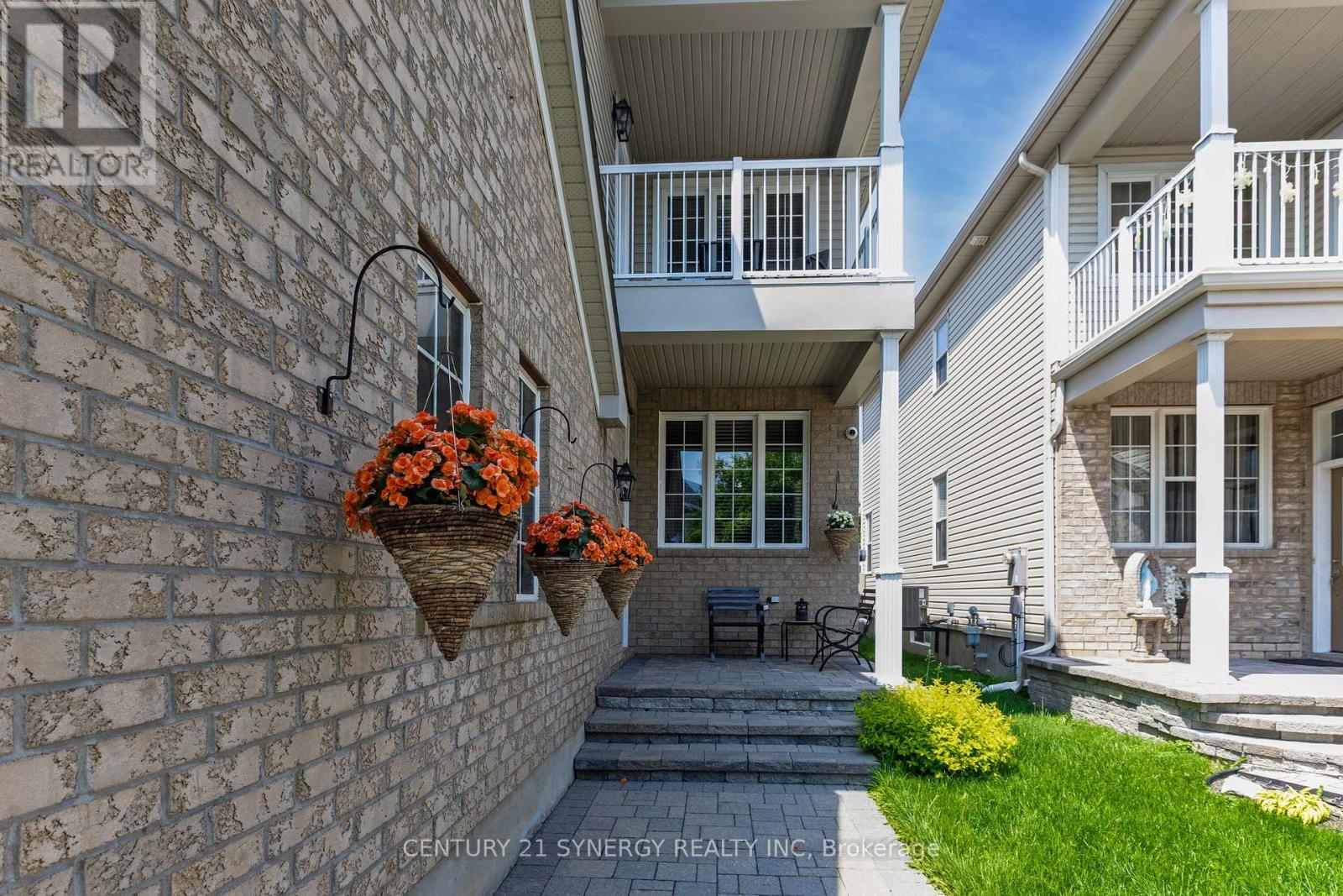 105 Jolley Cut Way, Ottawa, Ontario  K1W 0B5 - Photo 3 - X12215236