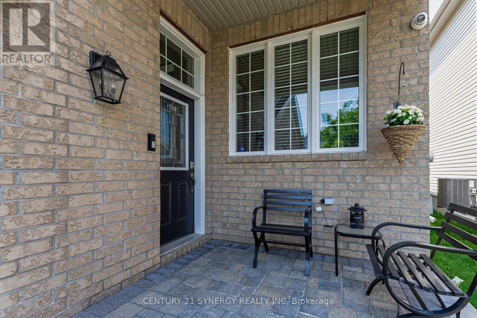 105 Jolley Cut Way, Ottawa, Ontario  K1W 0B5 - Photo 4 - X12215236