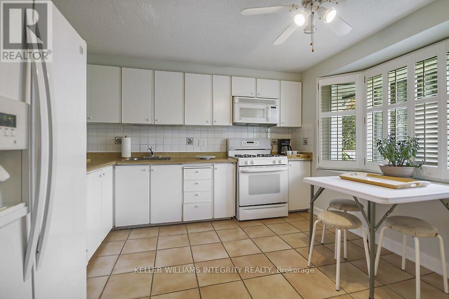 58 Lindhurst Crescent, Ottawa, Ontario  K2G 0T7 - Photo 5 - X12215286