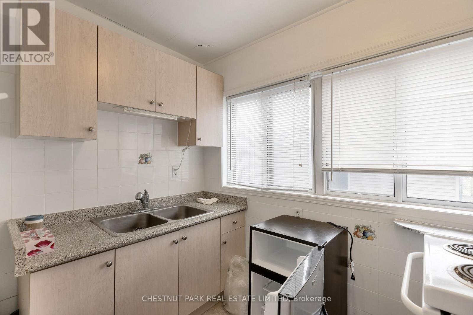 50 Grace Street, Toronto, Ontario  M6J 2S2 - Photo 9 - C12109230