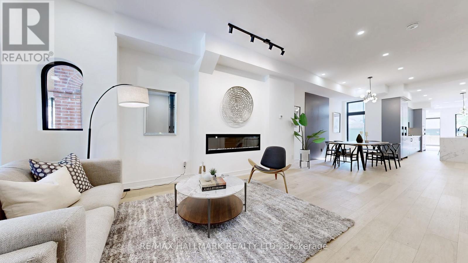 122 Crawford Street, Toronto, Ontario  M6J 2V4 - Photo 2 - C12209813