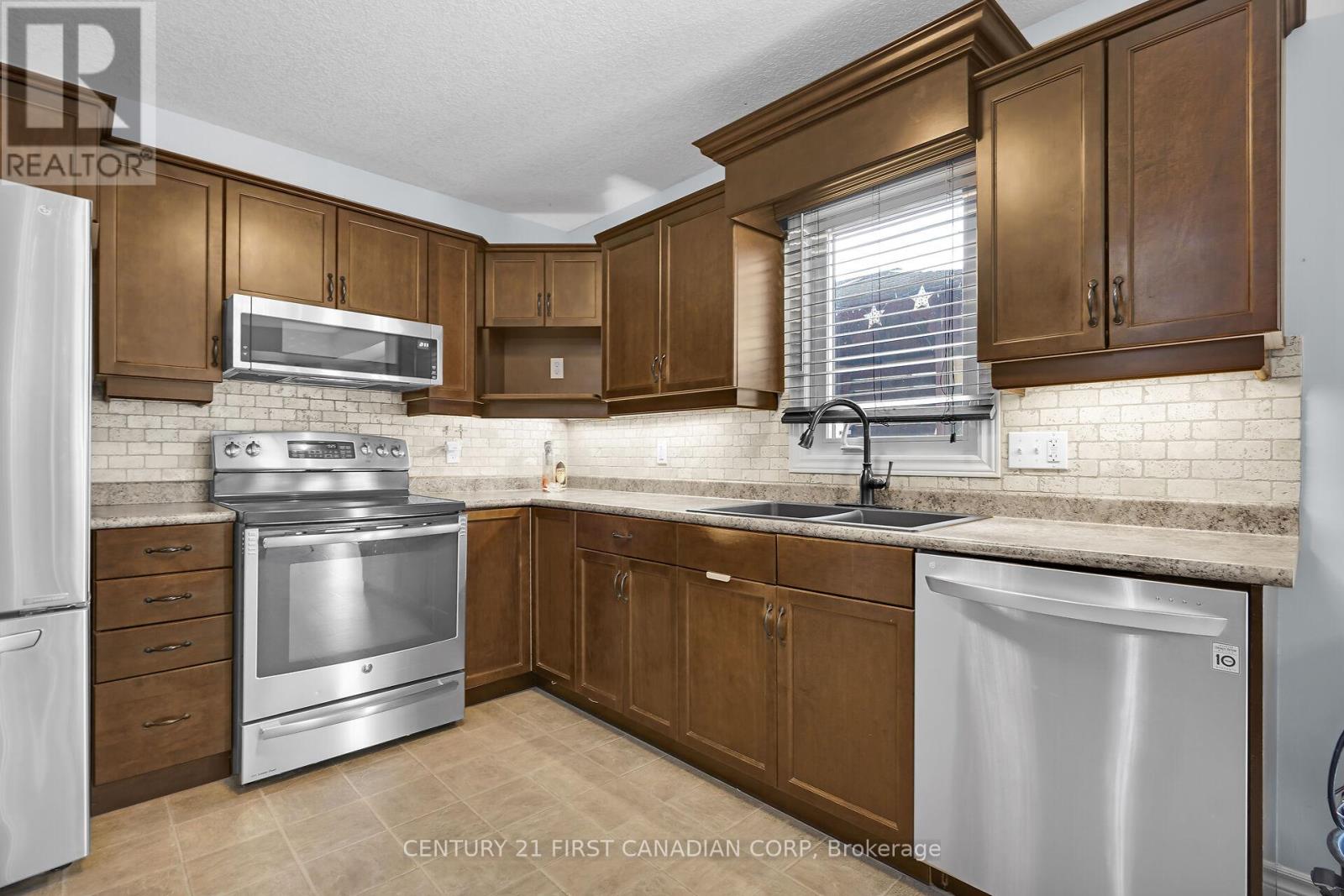 12 Hawthorn Court, St. Thomas, Ontario  N5P 0A1 - Photo 16 - X12215008