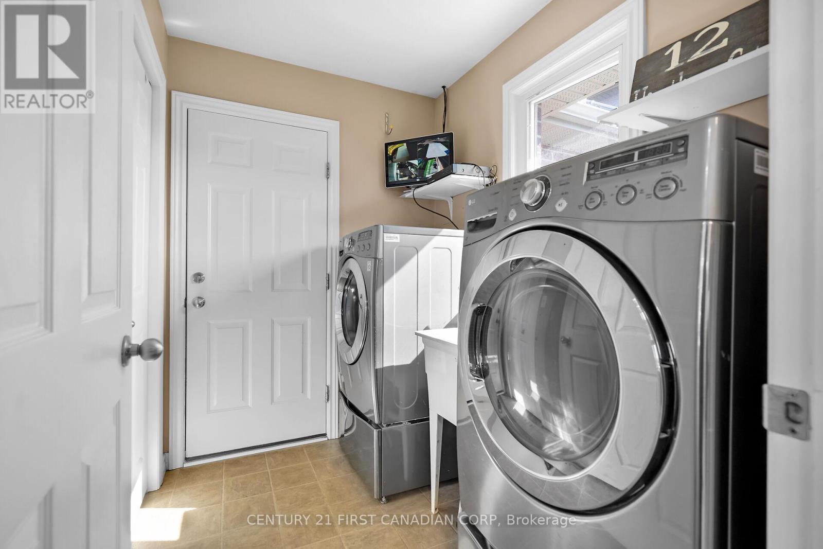 12 Hawthorn Court, St. Thomas, Ontario  N5P 0A1 - Photo 21 - X12215008