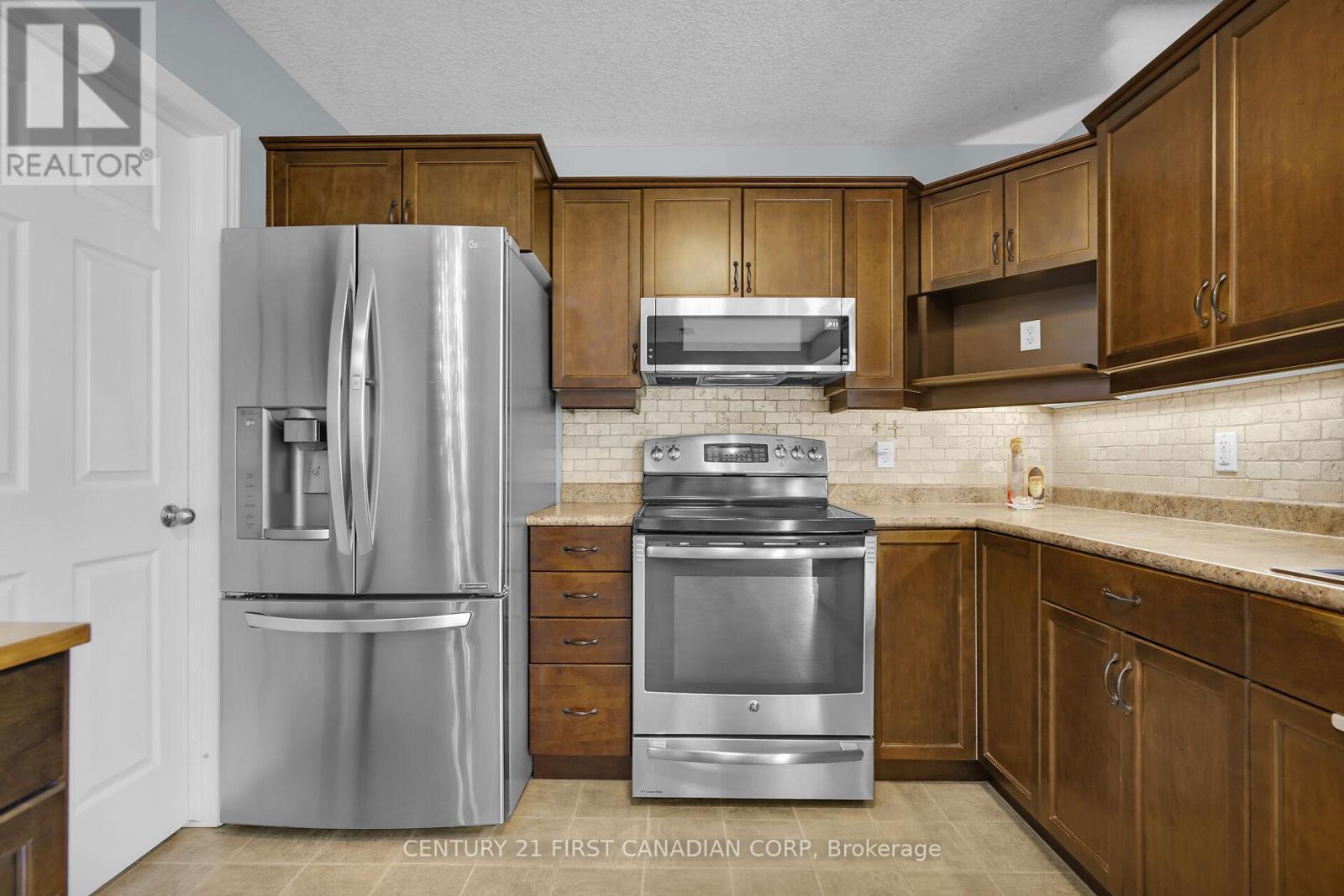 12 Hawthorn Court, St. Thomas, Ontario  N5P 0A1 - Photo 18 - X12215008