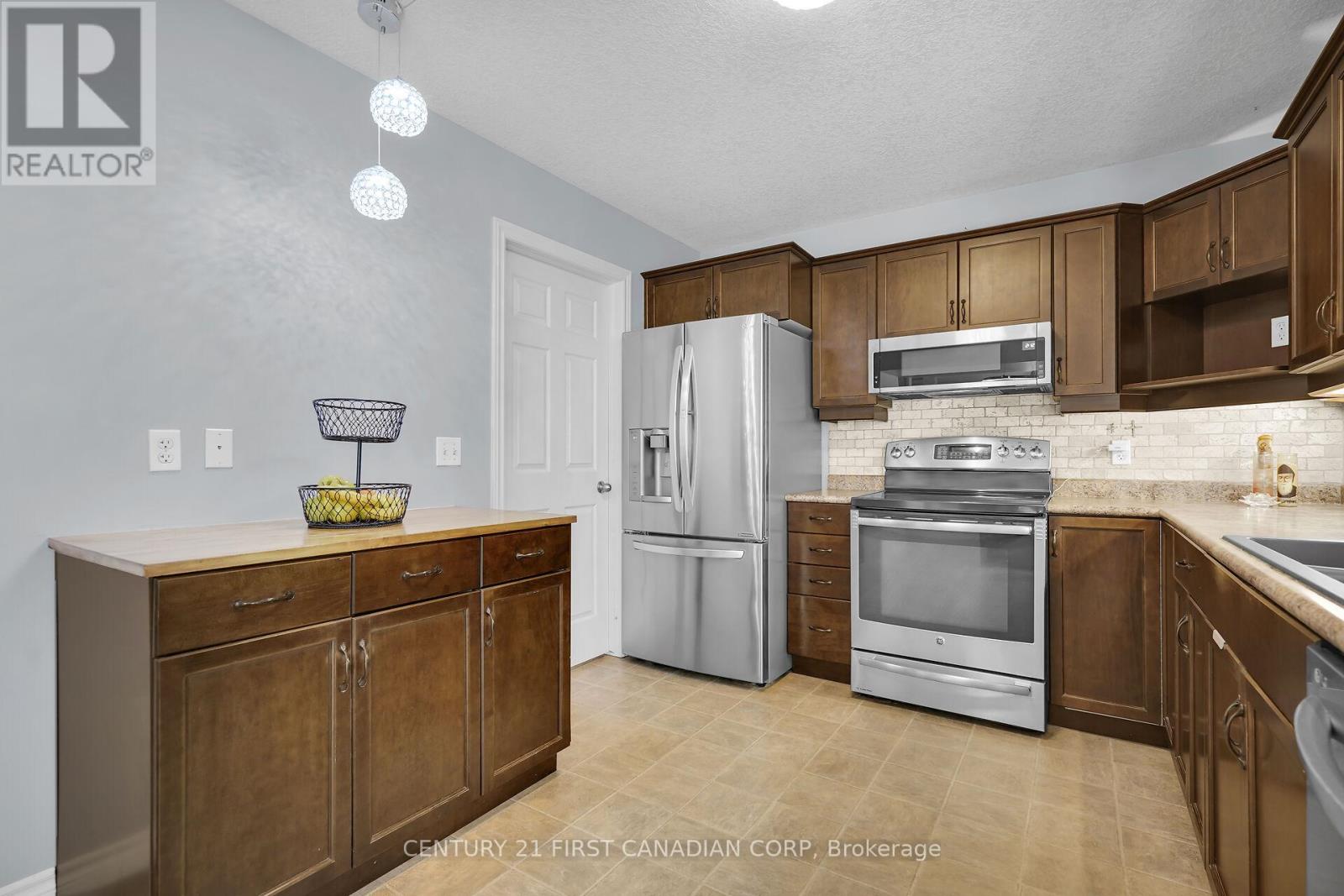 12 Hawthorn Court, St. Thomas, Ontario  N5P 0A1 - Photo 17 - X12215008