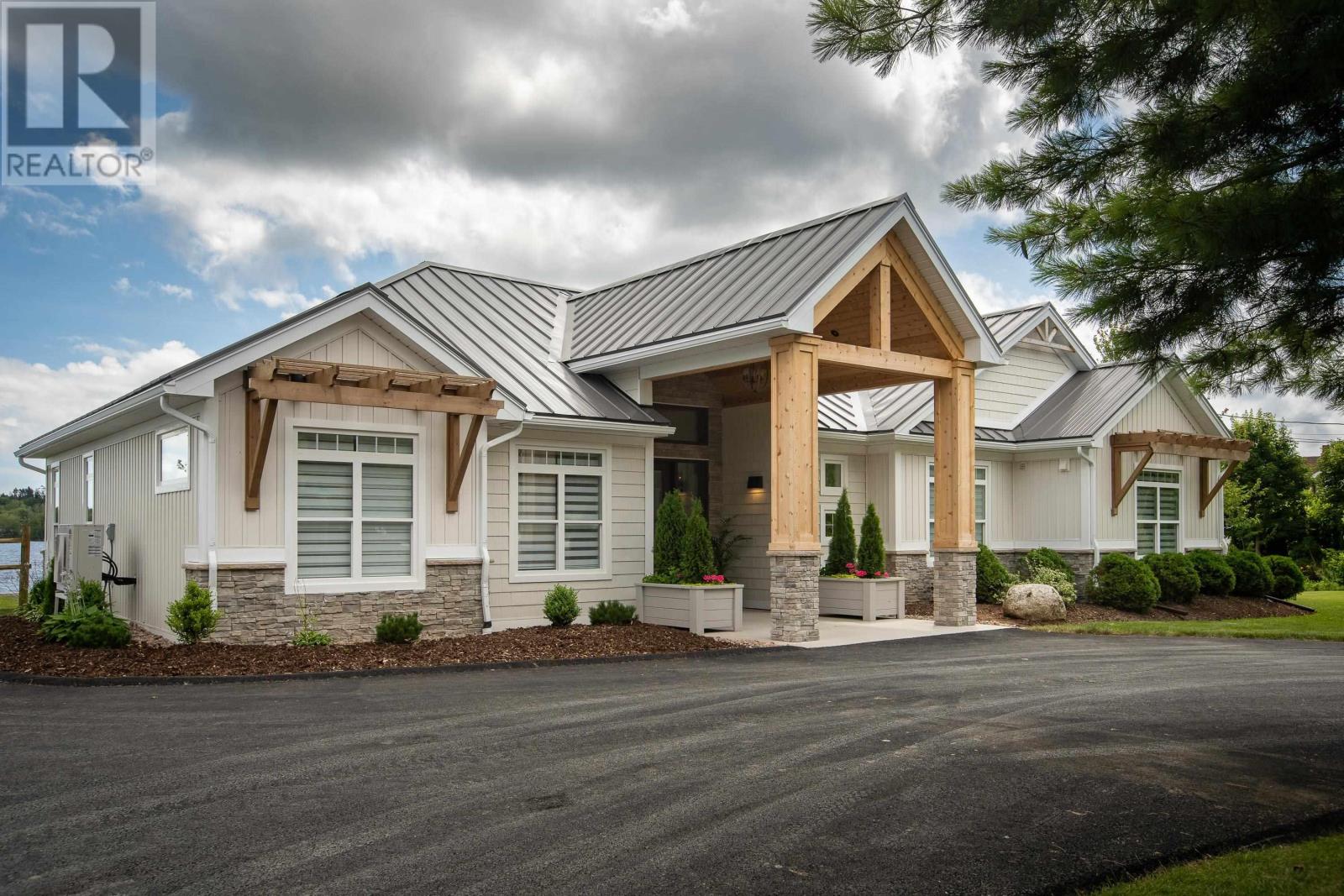 60 Post Office Road, Porters Lake, Nova Scotia  B3E 1H7 - Photo 2 - 202504274
