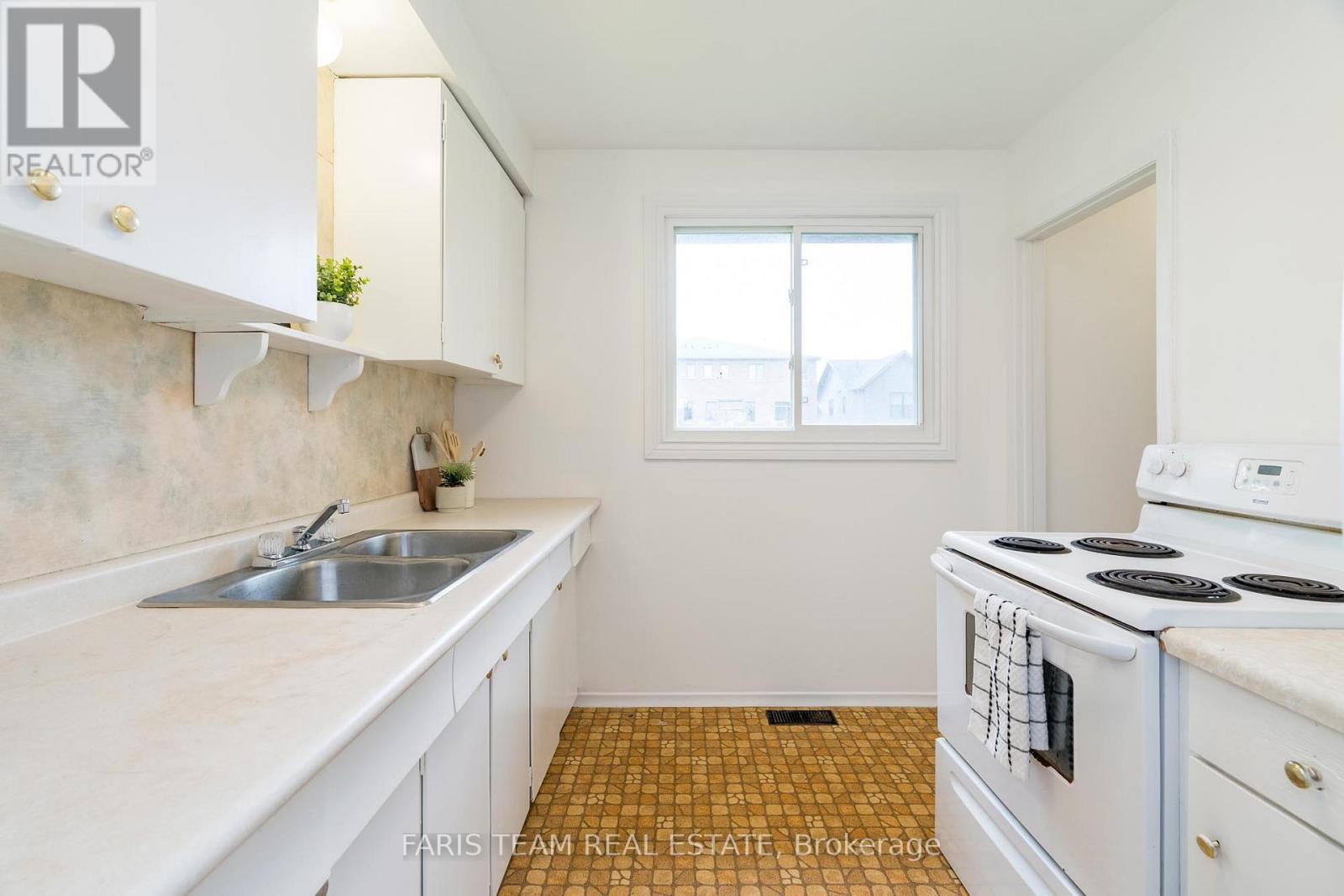 7515 County Road 91, Clearview, Ontario  L0M 1S0 - Photo 4 - S12136517