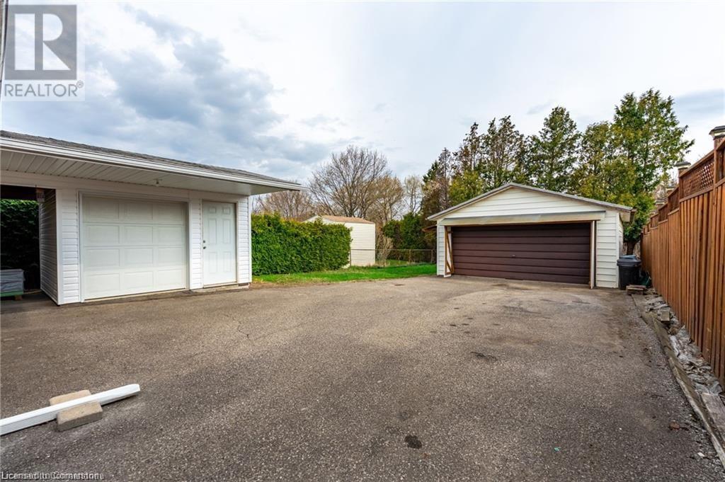 15 Nelligan Place, Hamilton, Ontario  L8K 4X6 - Photo 3 - 40736295