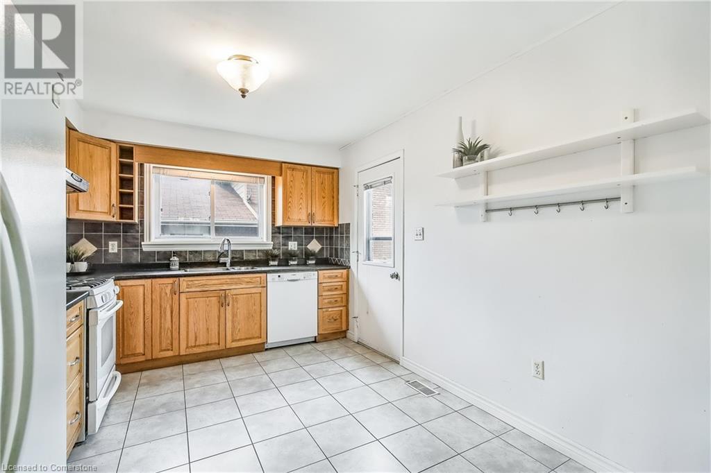 9 Valanna Court, Hamilton, Ontario  L9C 7A3 - Photo 10 - 40740025