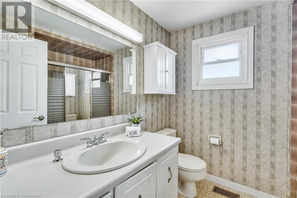 9 Valanna Court, Hamilton, Ontario  L9C 7A3 - Photo 21 - 40740025