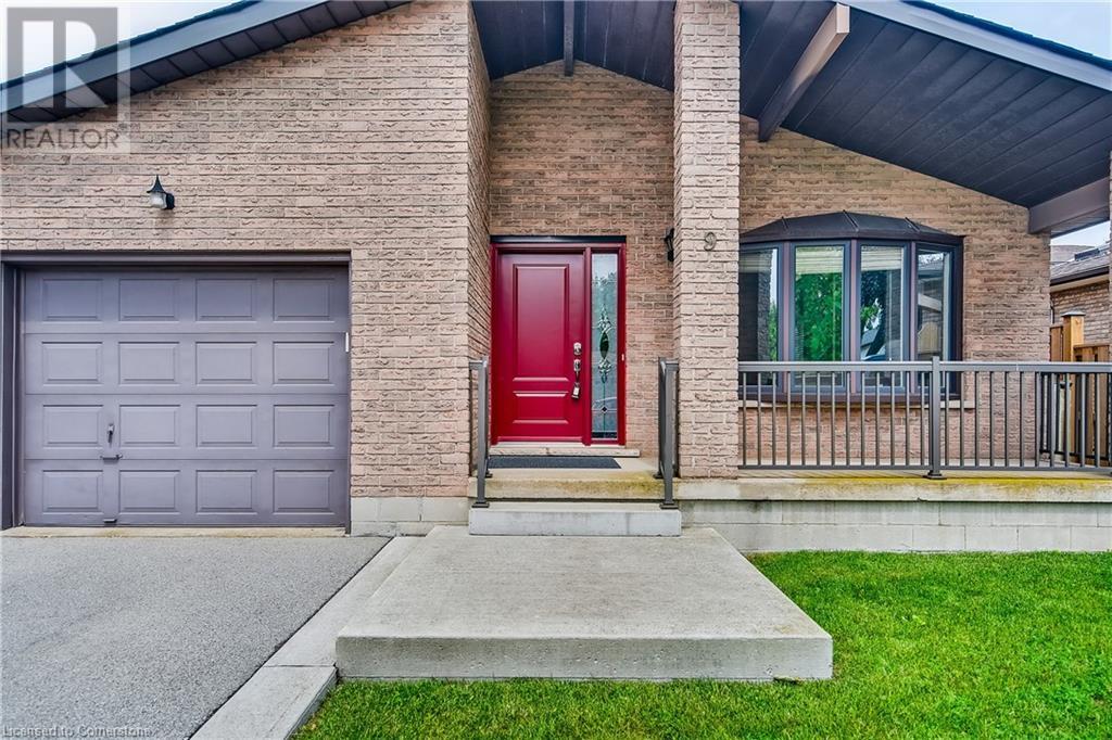 9 Valanna Court, Hamilton, Ontario  L9C 7A3 - Photo 3 - 40740025