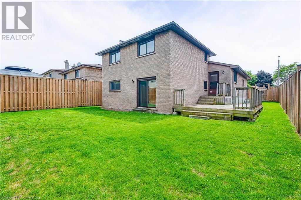 9 Valanna Court, Hamilton, Ontario  L9C 7A3 - Photo 32 - 40740025