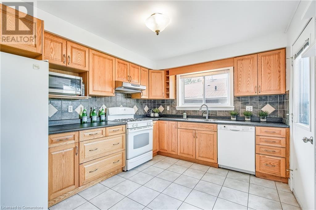 9 Valanna Court, Hamilton, Ontario  L9C 7A3 - Photo 12 - 40740025