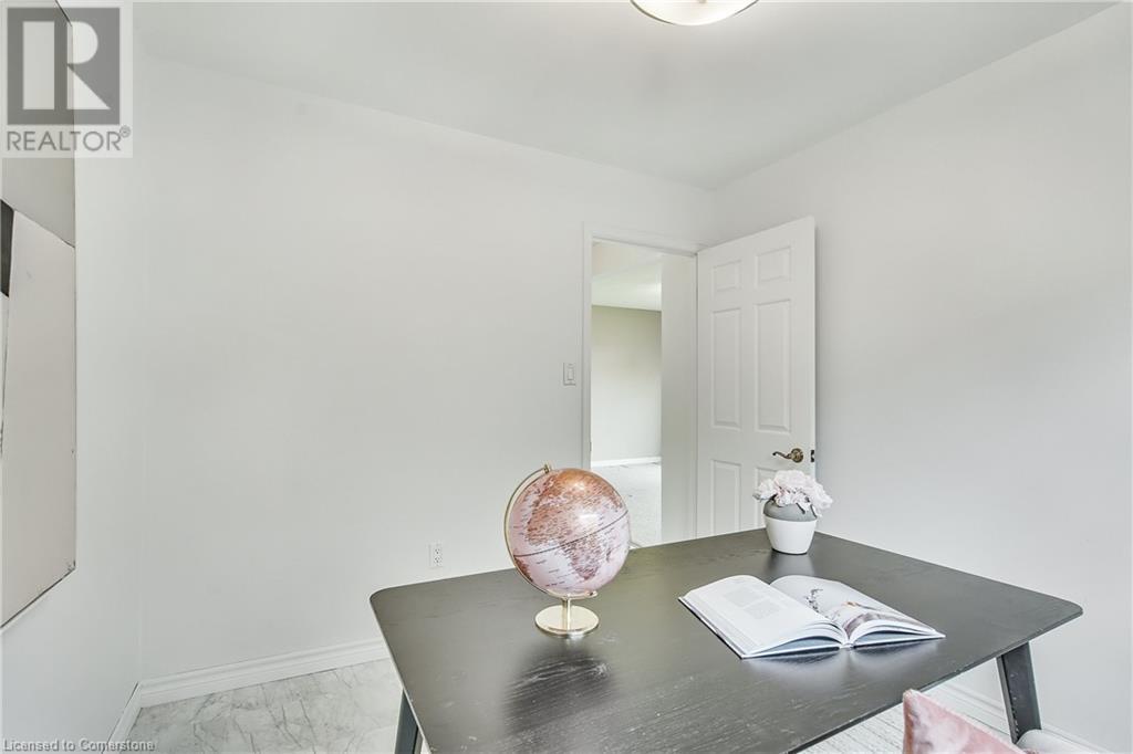 9 Valanna Court, Hamilton, Ontario  L9C 7A3 - Photo 24 - 40740025