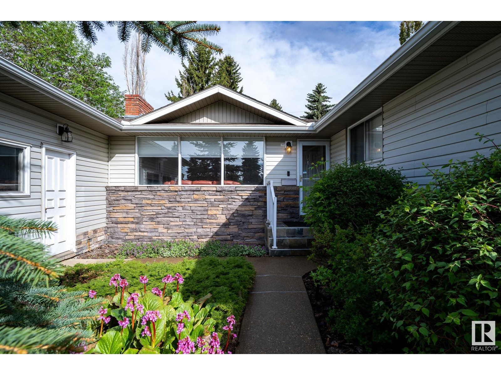 Property at 7608 143A ST NW image 3