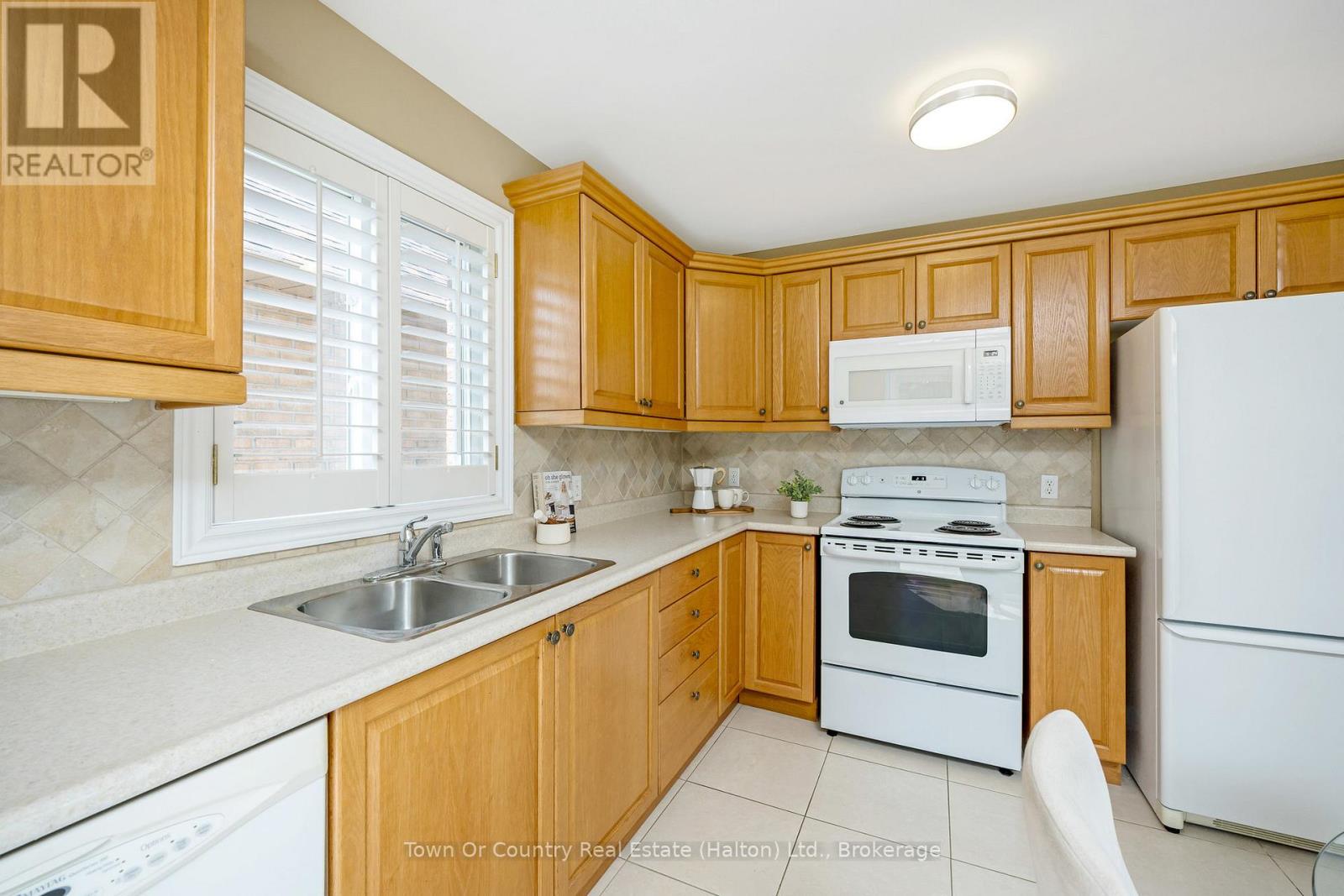 330 Centennial Forest Drive, Milton, Ontario  L9T 5X3 - Photo 16 - W12215276