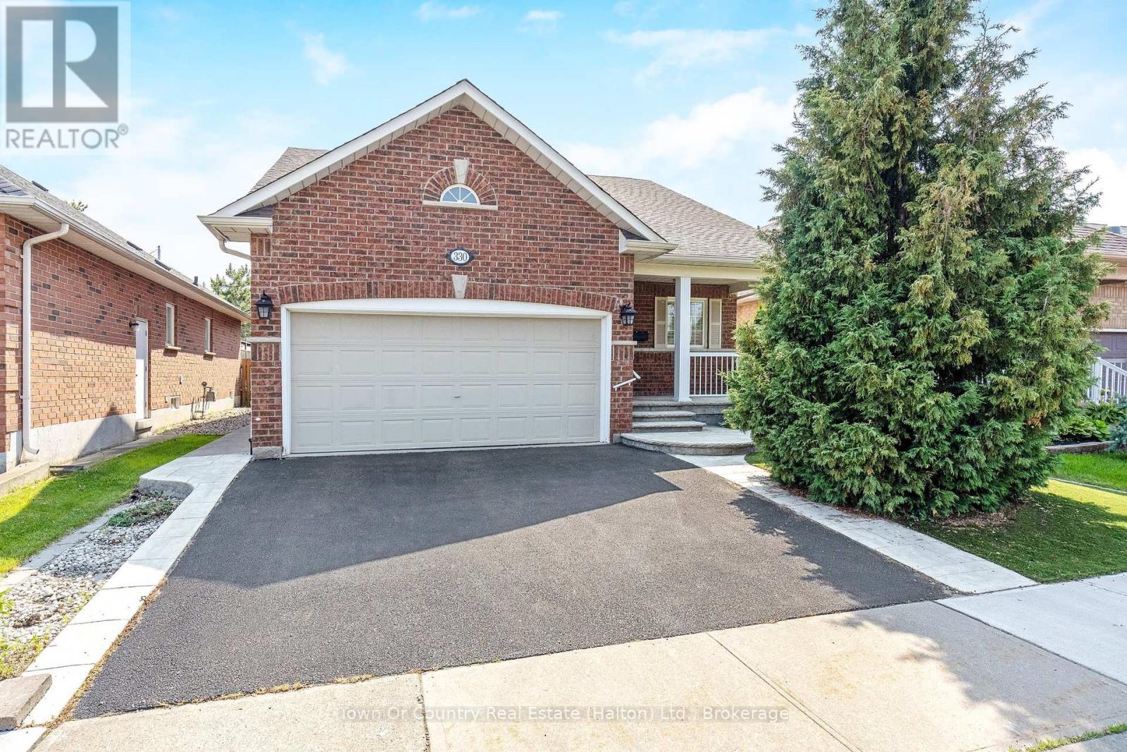 330 Centennial Forest Drive, Milton, Ontario  L9T 5X3 - Photo 2 - W12215276