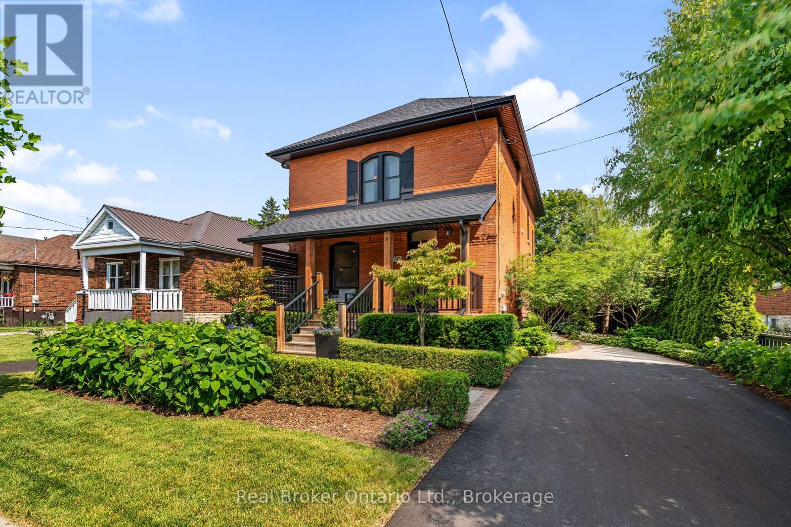 20 ALICE STREET, Brantford, Ontario
