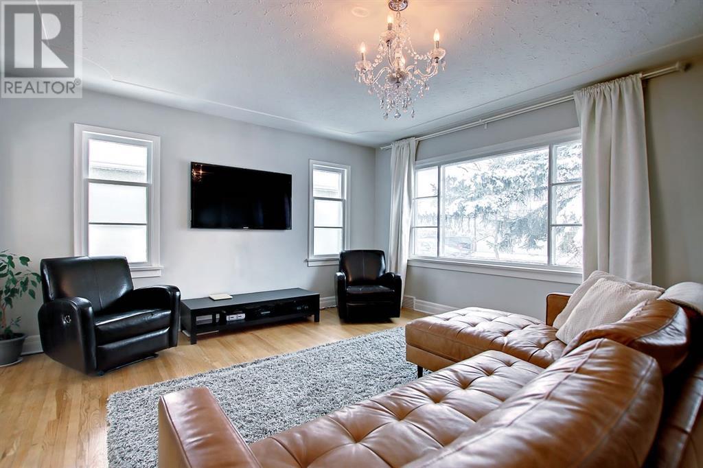 Property at 3234 14 Street SW image 5