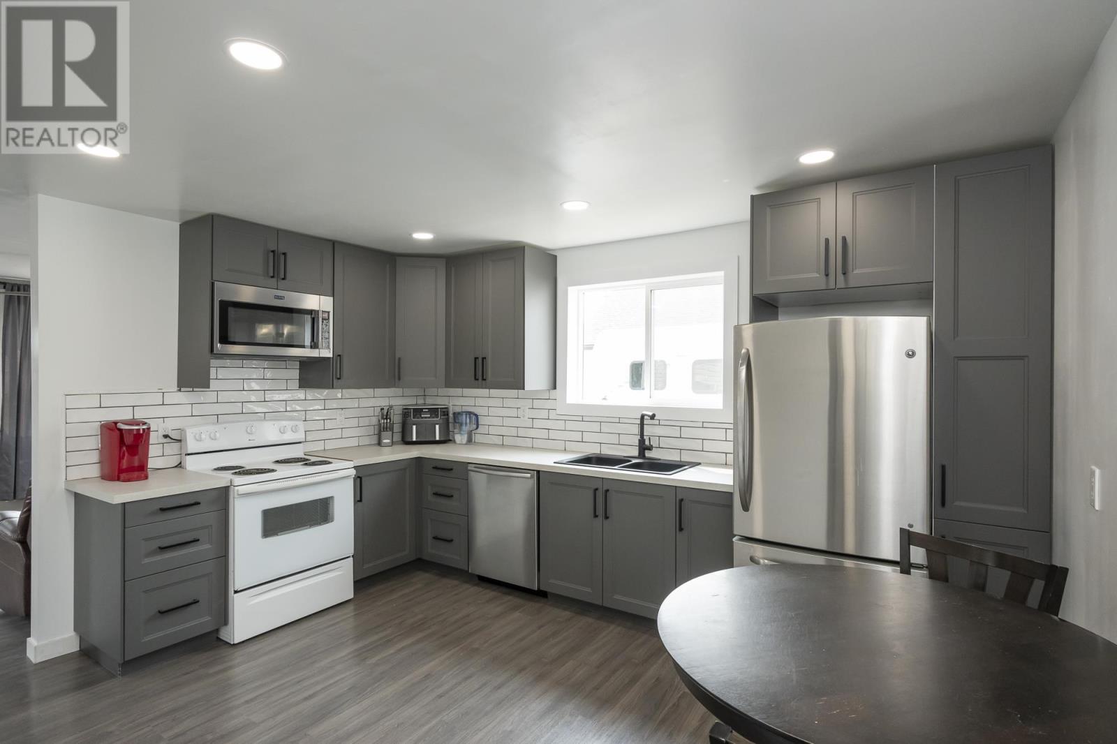 455 Leslie Ave, Thunder Bay, Ontario  P7A 1Y4 - Photo 12 - TB251484