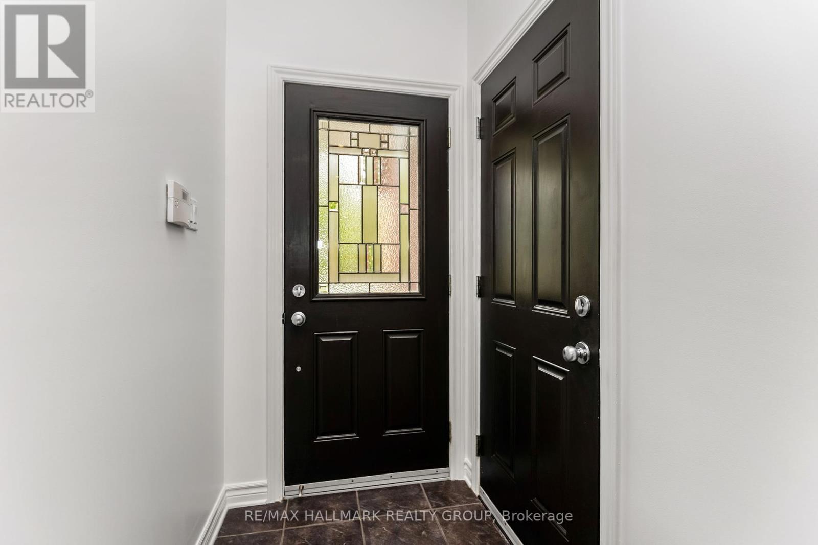 59 Brady Avenue, Ottawa, Ontario  K2K 0B2 - Photo 4 - X12215309