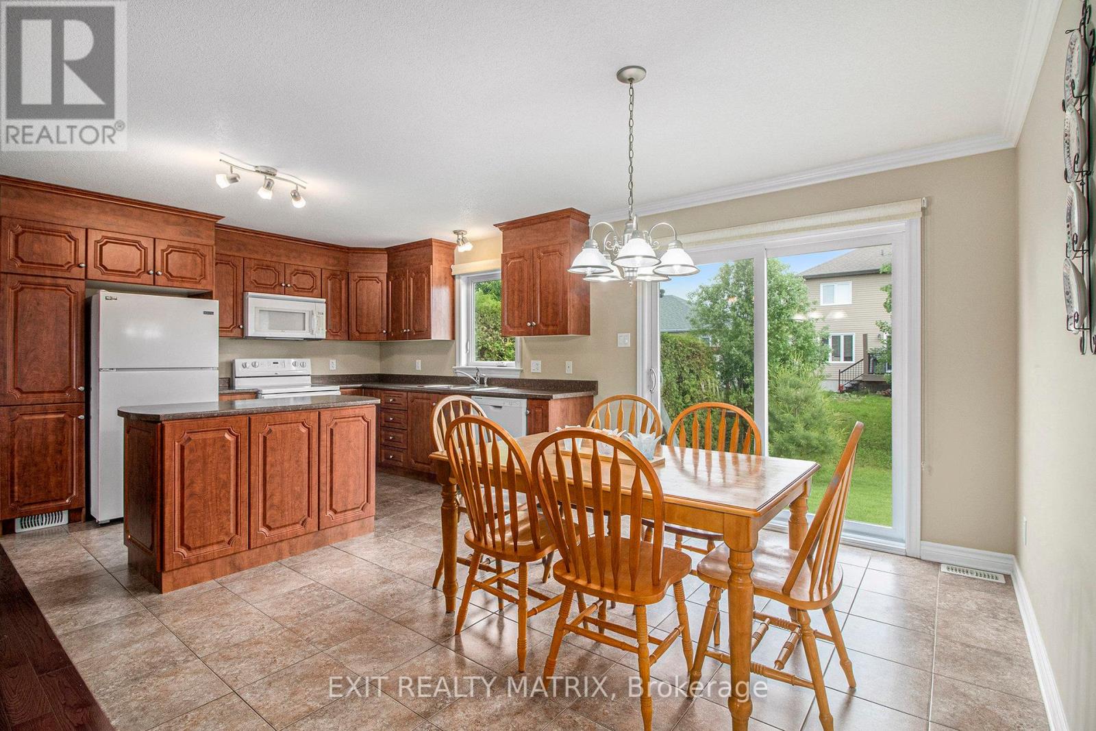 100 Royal Court, The Nation, Ontario  K0A 2M0 - Photo 12 - X12215318