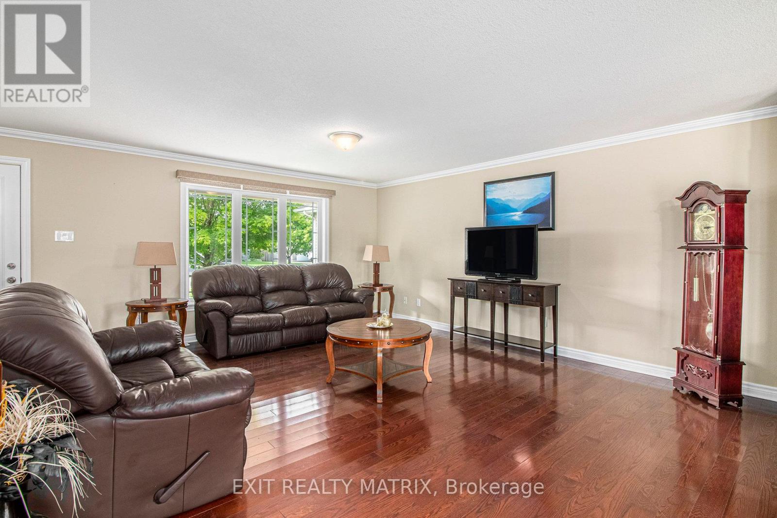 100 Royal Court, The Nation, Ontario  K0A 2M0 - Photo 5 - X12215318