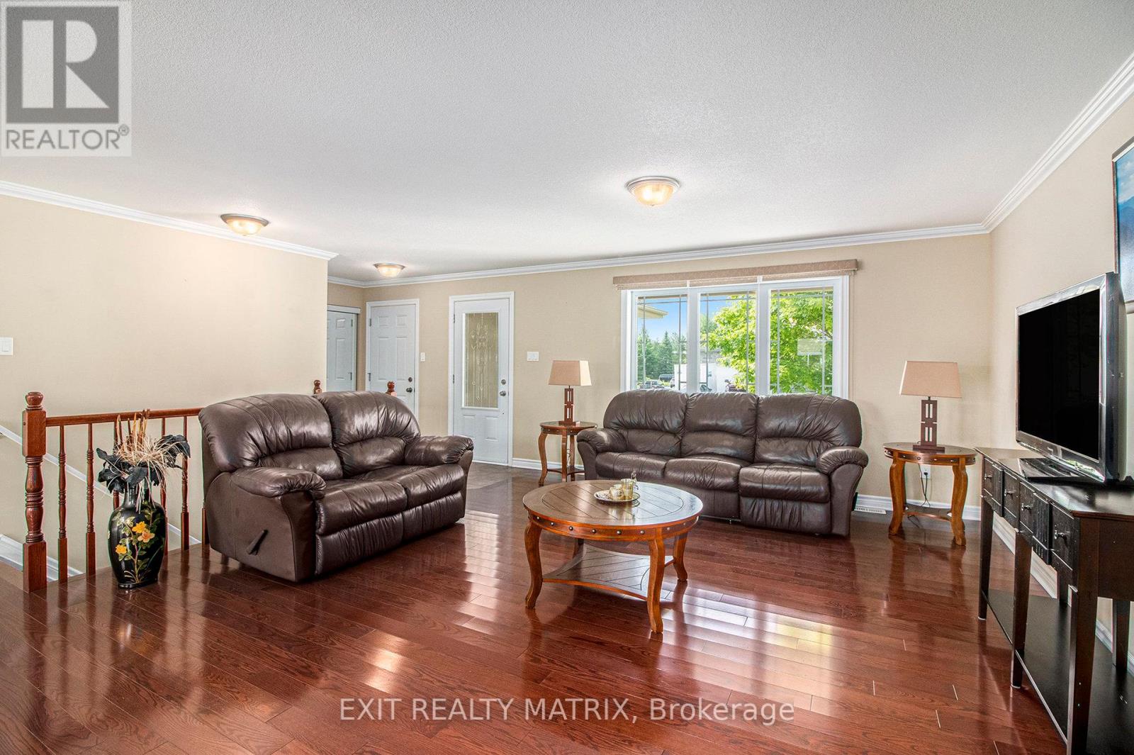 100 Royal Court, The Nation, Ontario  K0A 2M0 - Photo 6 - X12215318