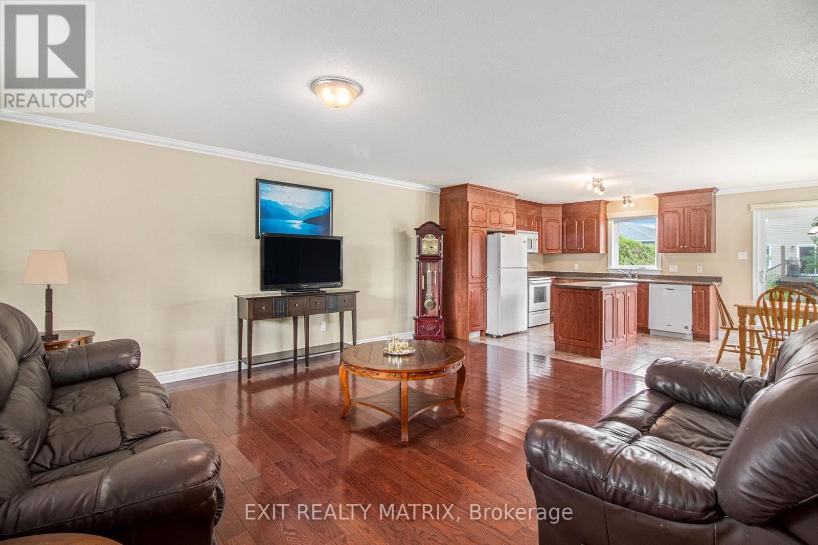 100 Royal Court, The Nation, Ontario  K0A 2M0 - Photo 8 - X12215318