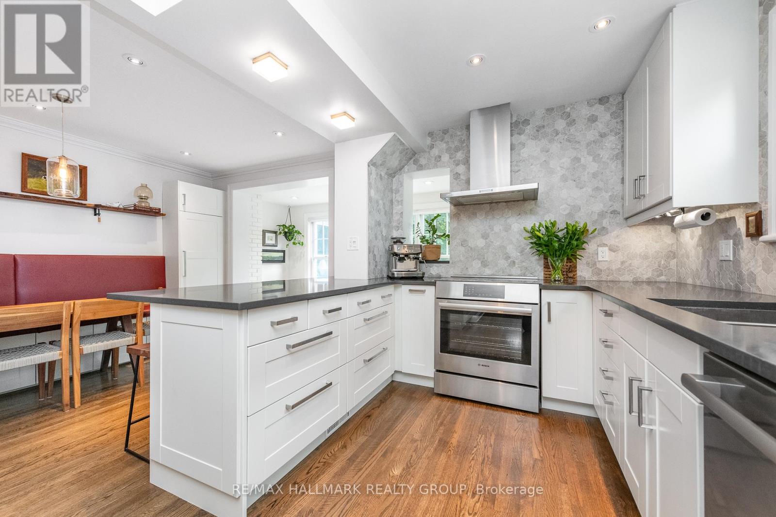 521 Athlone Avenue, Ottawa, Ontario  K1Z 5M9 - Photo 15 - X12215323