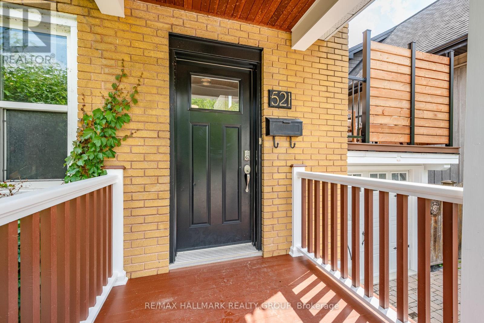 521 Athlone Avenue, Ottawa, Ontario  K1Z 5M9 - Photo 3 - X12215323