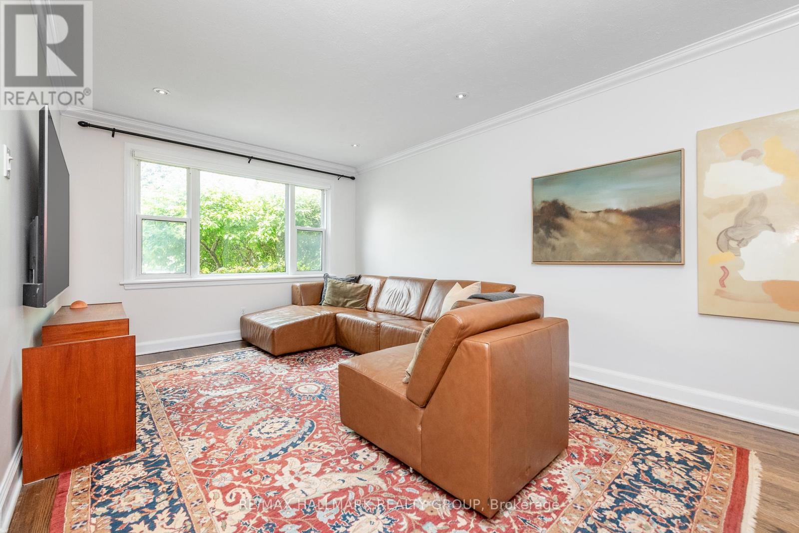 521 Athlone Avenue, Ottawa, Ontario  K1Z 5M9 - Photo 5 - X12215323