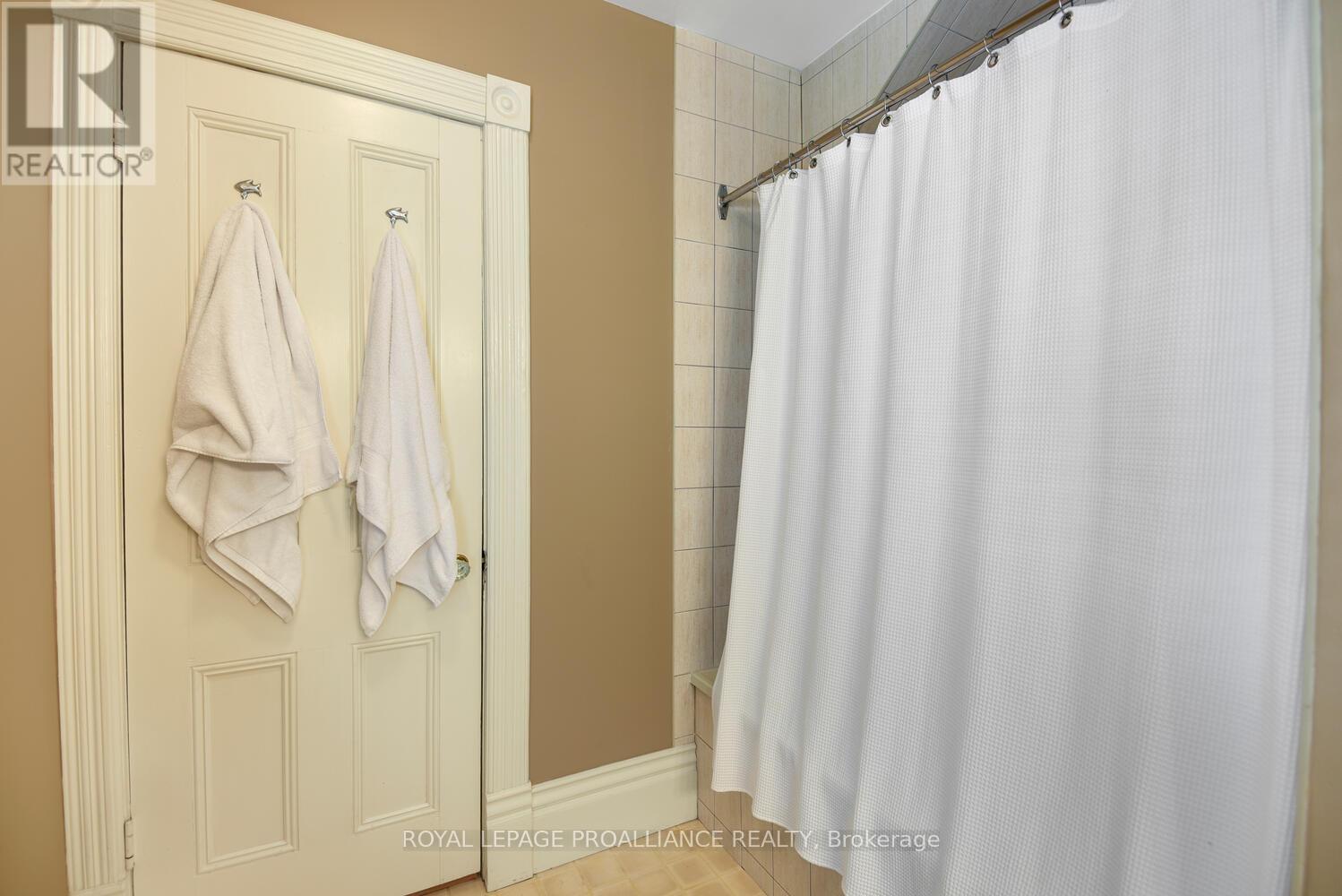 71 Bethune Street, Brockville, Ontario  K6V 2E3 - Photo 24 - X12211573