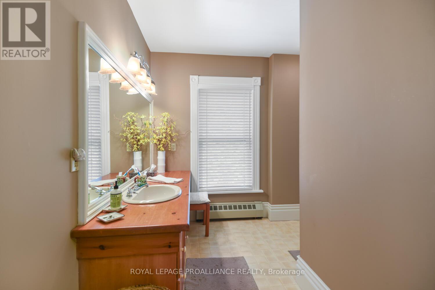 71 Bethune Street, Brockville, Ontario  K6V 2E3 - Photo 23 - X12211573