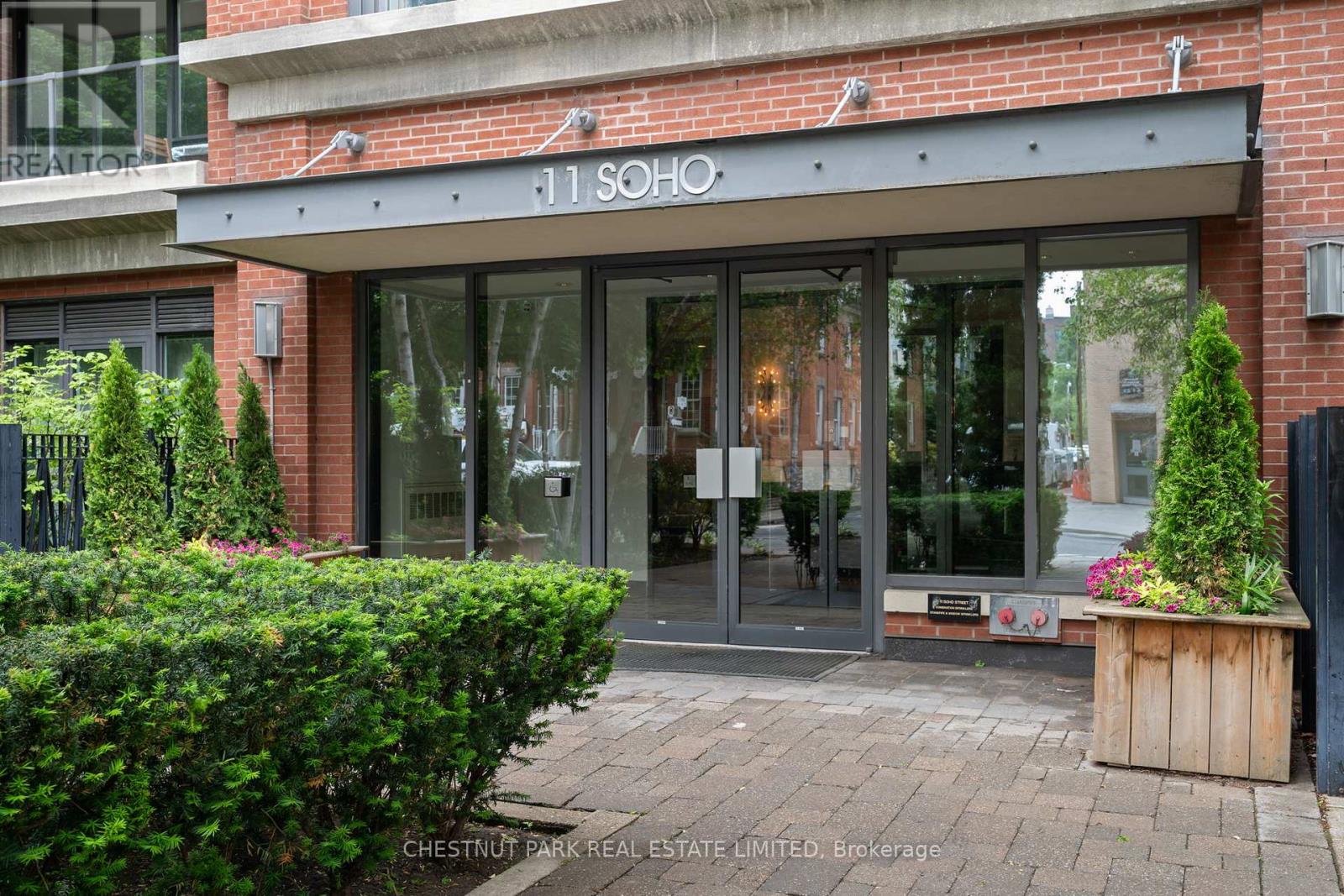 201 - 11 Soho Street, Toronto (Kensington-Chinatown), Ontario  M5T 3L7 - Photo 4 - C12215203