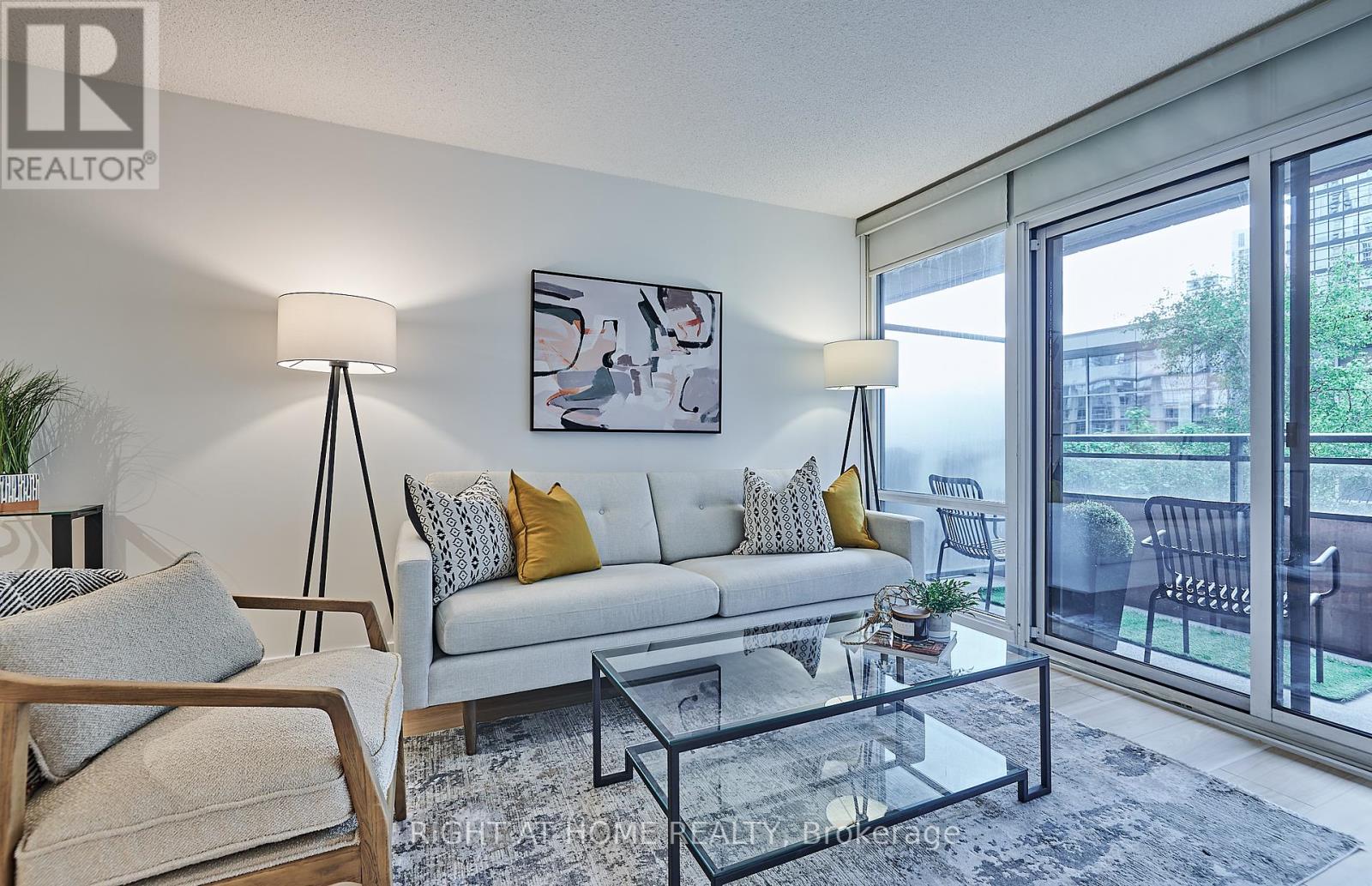 323 - 4k Spadina Avenue, Toronto, Ontario  M5V 3Y9 - Photo 5 - C12215218