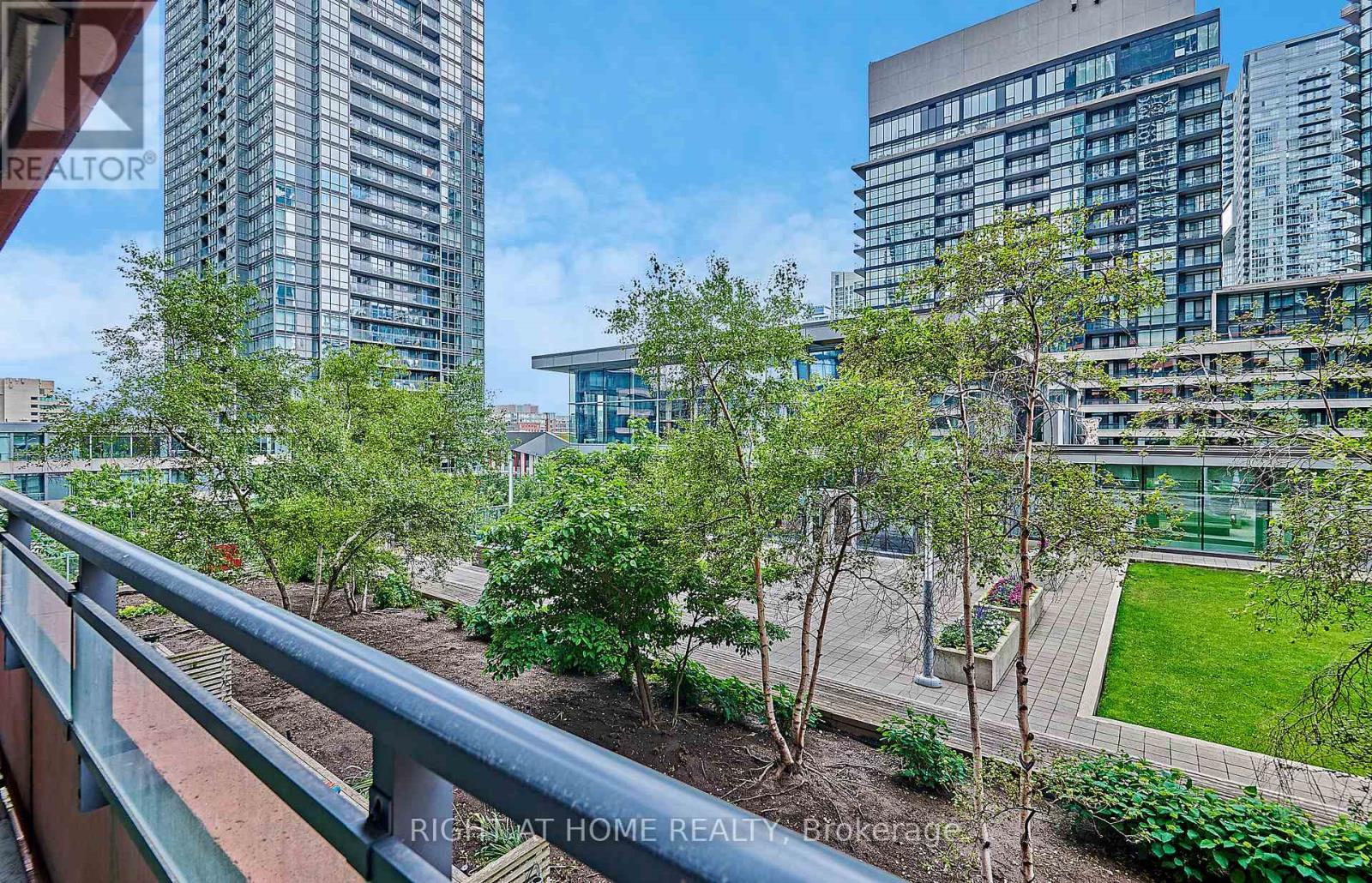 323 - 4k Spadina Avenue, Toronto, Ontario  M5V 3Y9 - Photo 7 - C12215218