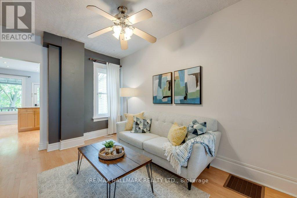 15 Seymour Avenue, Toronto, Ontario  M4J 3T3 - Photo 8 - E12215085