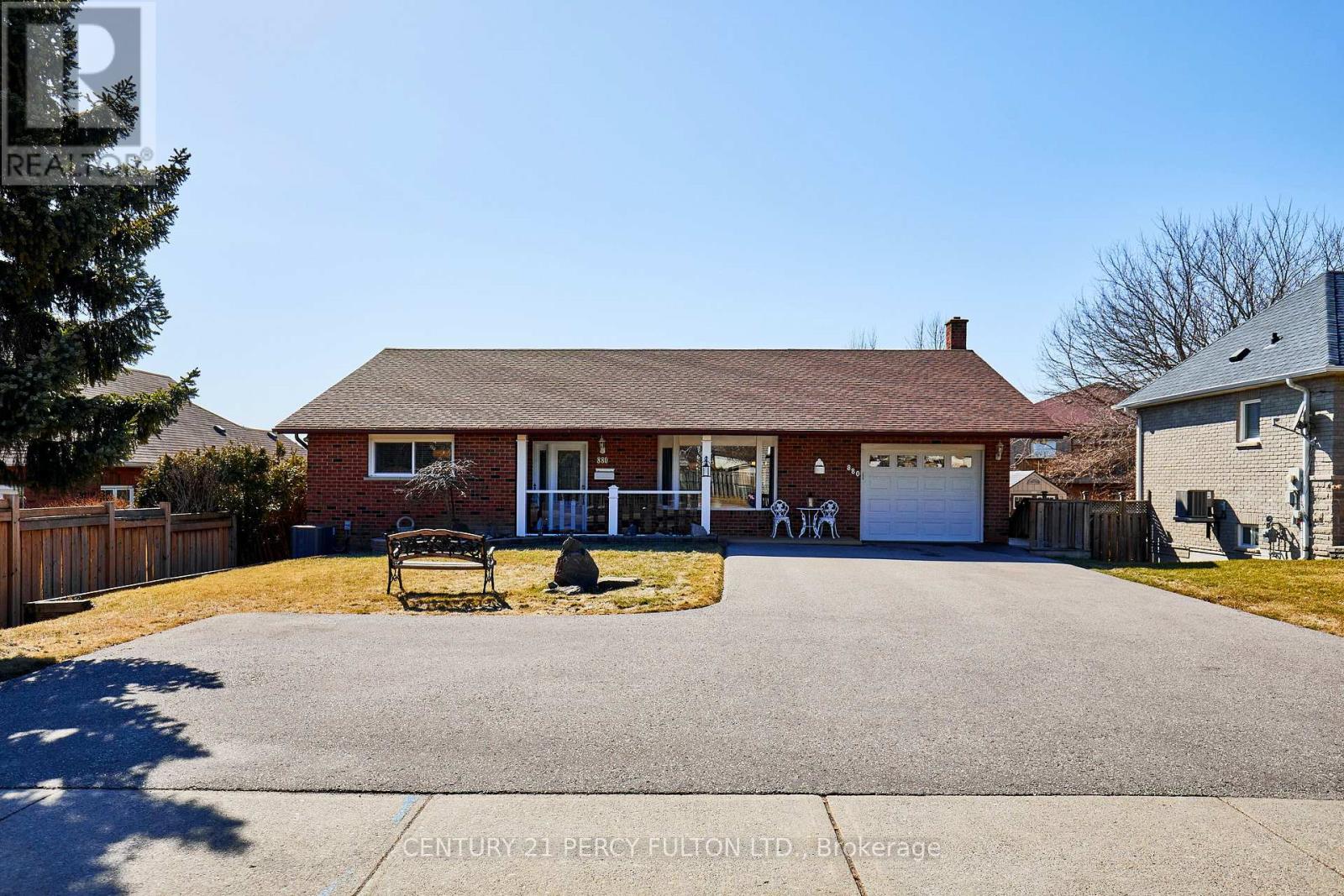 880 Ritson Road N, Oshawa, Ontario  L1G 6Z4 - Photo 2 - E12215087