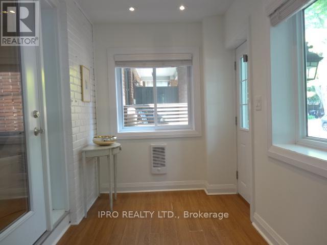 86 Bertmount Avenue, Toronto, Ontario  M4M 2X9 - Photo 8 - E12215109