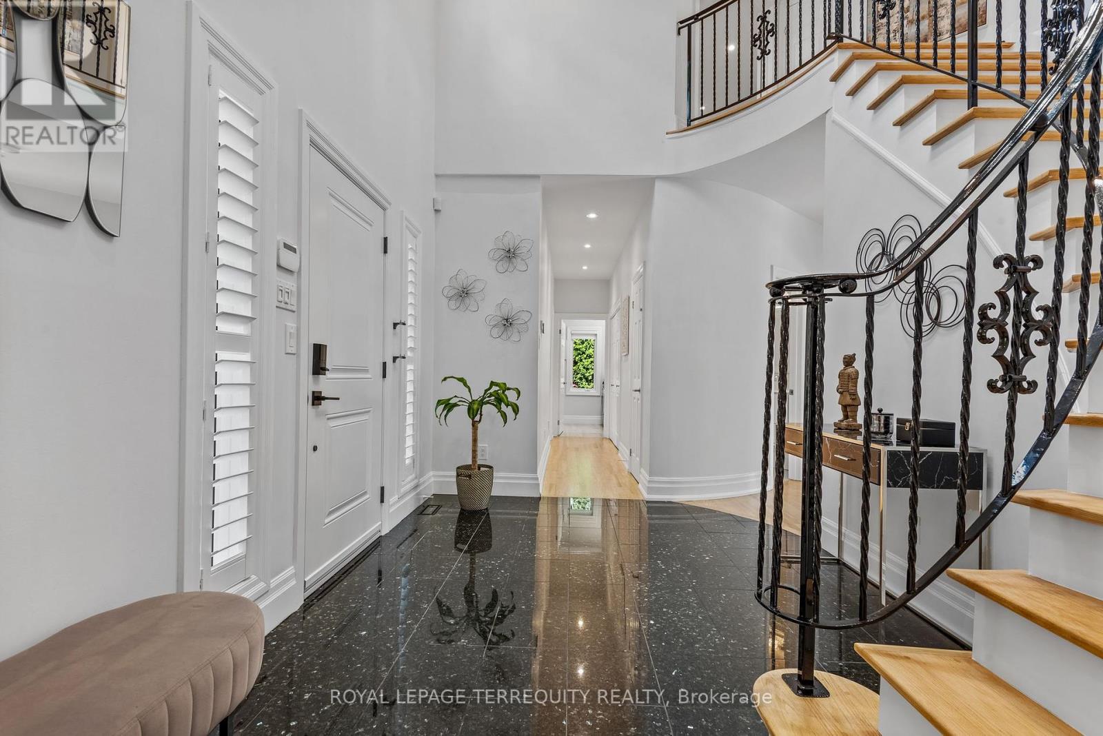 507 Rougemount Drive, Pickering, Ontario  L1W 2B8 - Photo 17 - E12215151